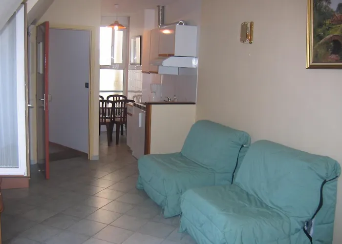 Hotel Ferney Republique Parijs